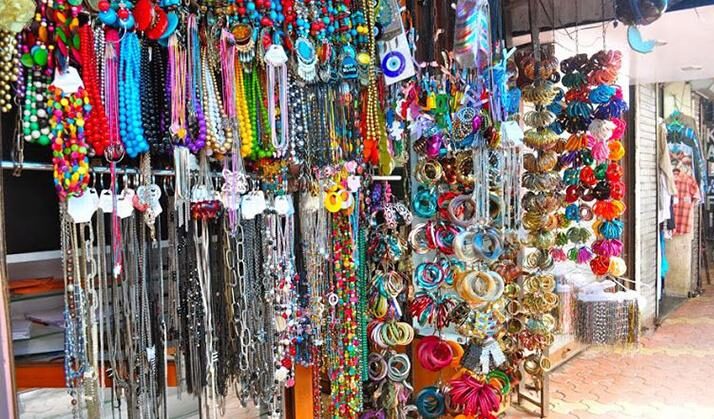 Accessories stores near Apartments